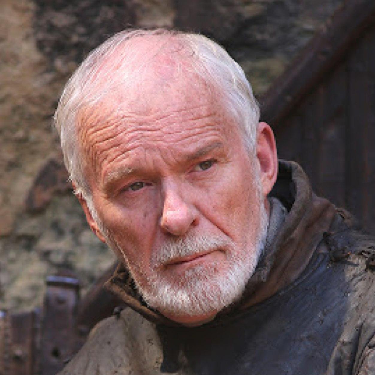 I live to serve and protect my queen #FakeWesterosBR
