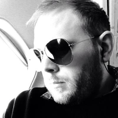 hiichris's profile picture. Theatre Manager, Photographer and Drummer.