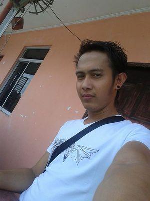 hadapi hidup dngn senyuman