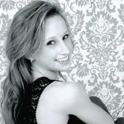 Mild mannered massage therapist by day, dancing queen by night. Keeping things interesting in the Bay Area.