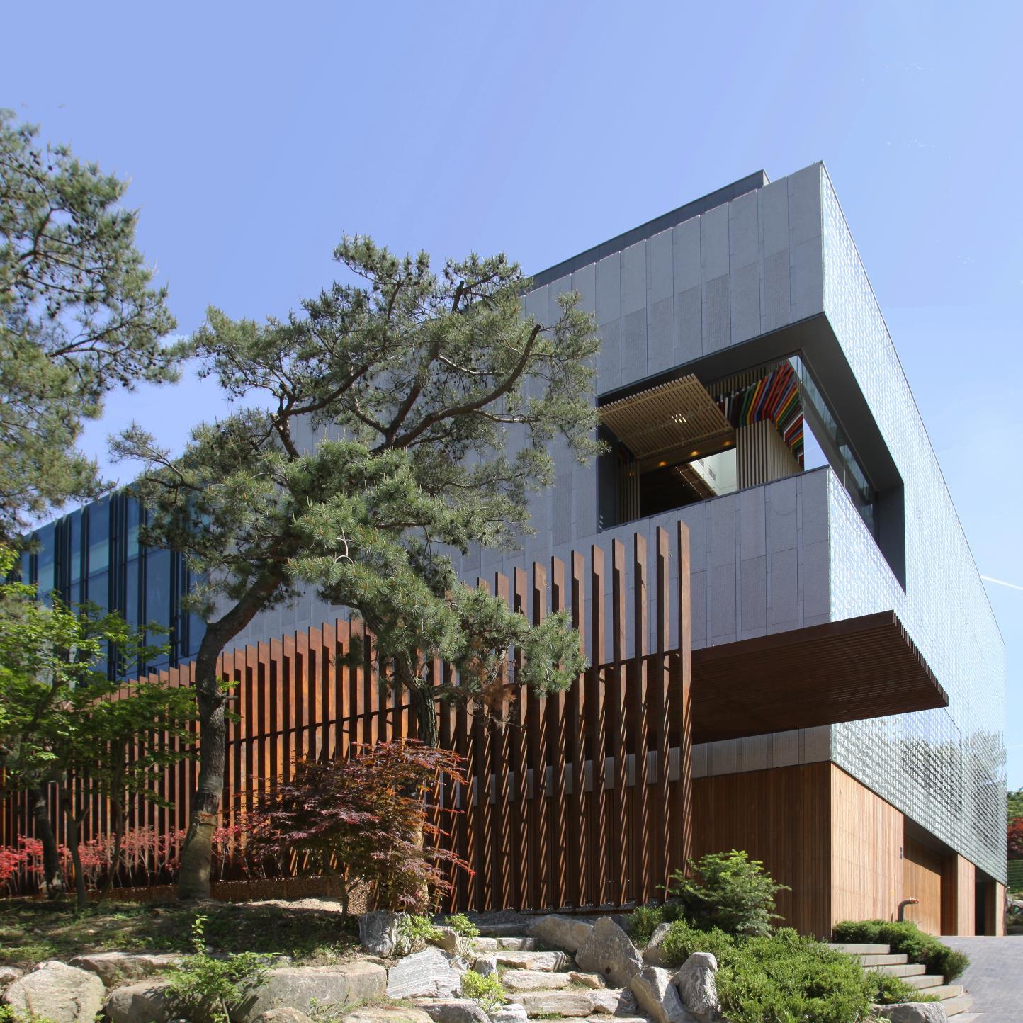 Tanheo Memorial Buddhist Museum
관람시간 10:00~17:00 (관람료 무료)
휴관일 : 매주 월요일, 신정, 근로자의 날, 설 · 추석연휴
문의 : 02)445-8486