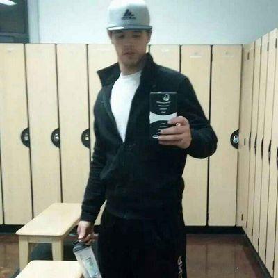 whats up this boy Chris from Jackson tn. Im 22 cool outgoing fun be around i stay working out but the best thing is i love been a dad i have a son mean the worl