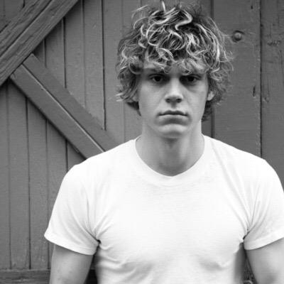 UndeadBrute's profile picture. wonderwall • (adjective) • Someone you find yourself thinking about all the time, the person you are completely infatuated with.