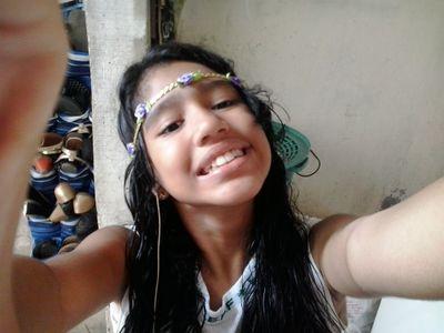 passo na tua rua e tropeço bem na frente da tua porta.boba faço guras de amor bem de baixo da janela!!