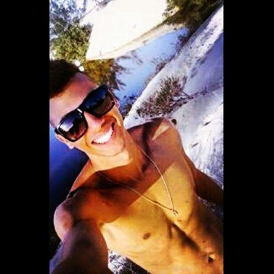 Insta:@Lukas_Cardoso_  Um leão por dia é pouco pra quem sonha com o topo
E não quer mais sair de lá