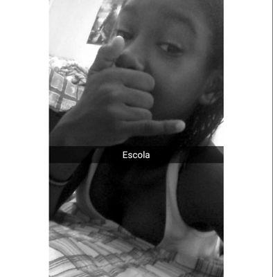 13 anos 
whats 11983796341
Skate é arte cai faz parte ✌