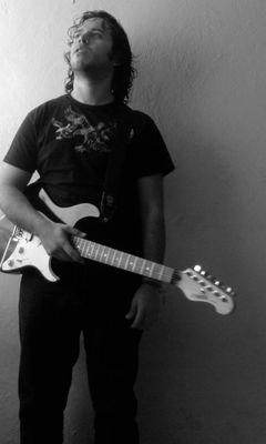 Bart_AngeL's profile picture. Guitarrista de Moria y Ing. en TIC.