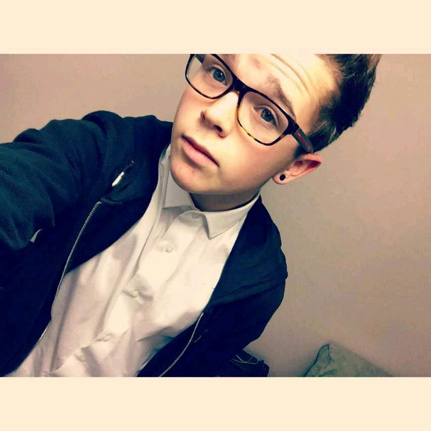 JOSEPH PEACOCK FOLLOW ME NOW BEAUTIFUL  seen joe at bams gig @josephpeacock_ luv u lots