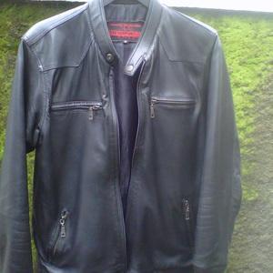 Jual jaket kulit asli bahan dari kulit domba.
kondisi 90% (jarang dipakai)
Size M
Harga masih bisa digoyang
Bagi yang minat Hub :
Robby
081511140649