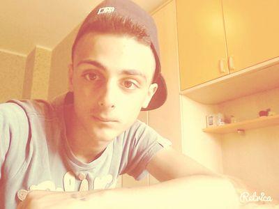 questa vita nn è tua...però vive al posto tuo...e ti toglierà le ali e ti farà cadere..