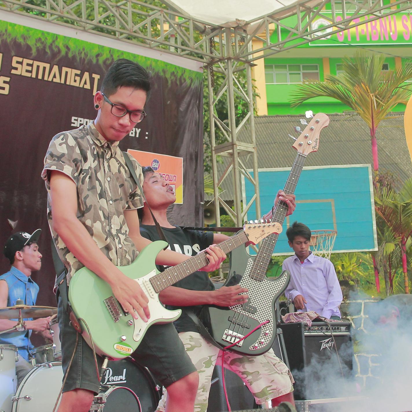 AlvitoFajar's profile picture. COWOK SELENGE'AN