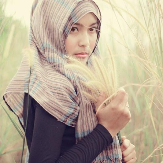 | bulimic diagnosed | founder of Asannisa |