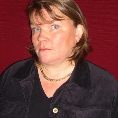 Järjestötyö + ikäihmisten hyvinvointi työelämän kiinnostuksen kohteina, Matkailee ja hämmästelee elämää.