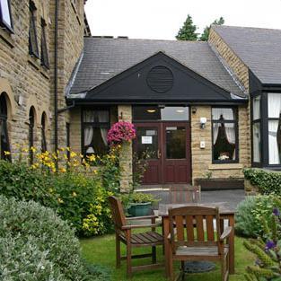 @AnchorLaterLife Primrose Court care home in #Guiseley. The team tweeting & listening Mon-Fri 9-5ish. Tel: 0800 085 4324