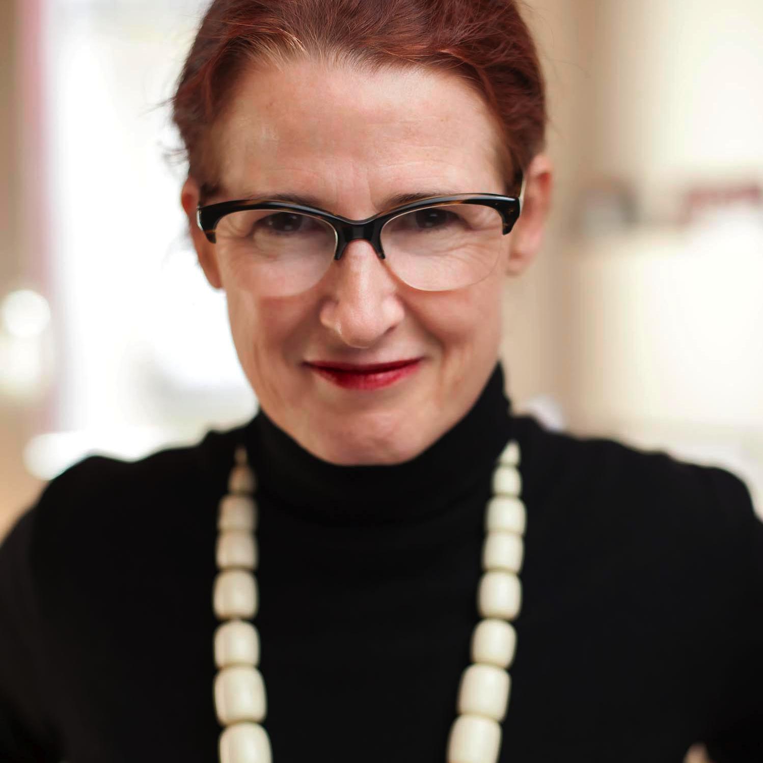 The Home Exchange Community only
for Creatives and Design Lovers.
Twitter run by Eva Calduch, graphic designer, cofounder.