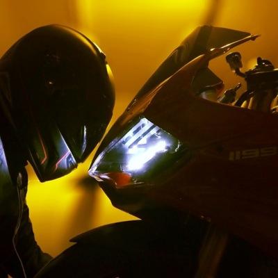 apasionado por los autos, las motos y la buena conversacion