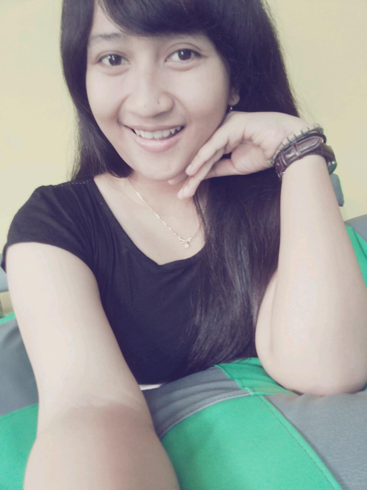 yunilistiana's profile picture. This is my life