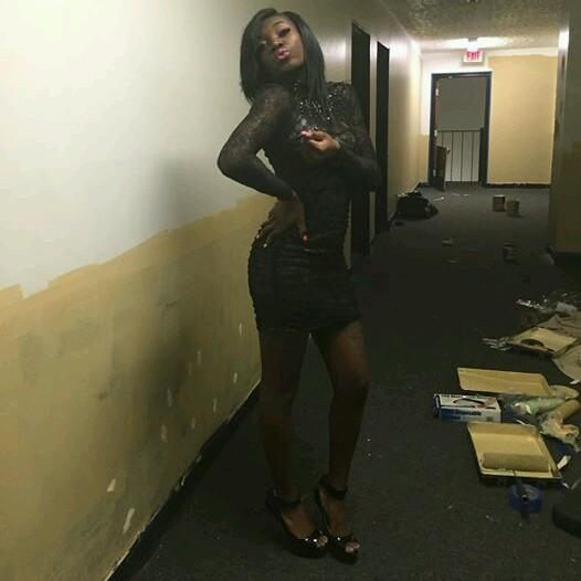 In Luv With The Money ft Black Dymond (Official Video)
https://t.co/LZ9j6GDF4r  Music  Is Life #614 #BlackDymond #MurderMami's IG:iamblack_dym