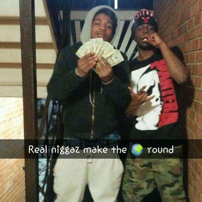the hustle is ambition...live with loyalty Ima die wit respext!!Milla up #021 #EAM #NYB #free508 #freepopoff #freepeterroll #freelolo #freejerm