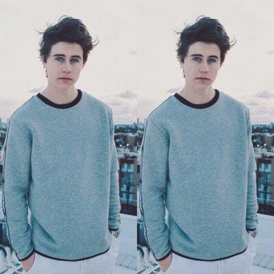 backslashcash's profile picture. 'embrace your weirdness' - Cara Delevingne