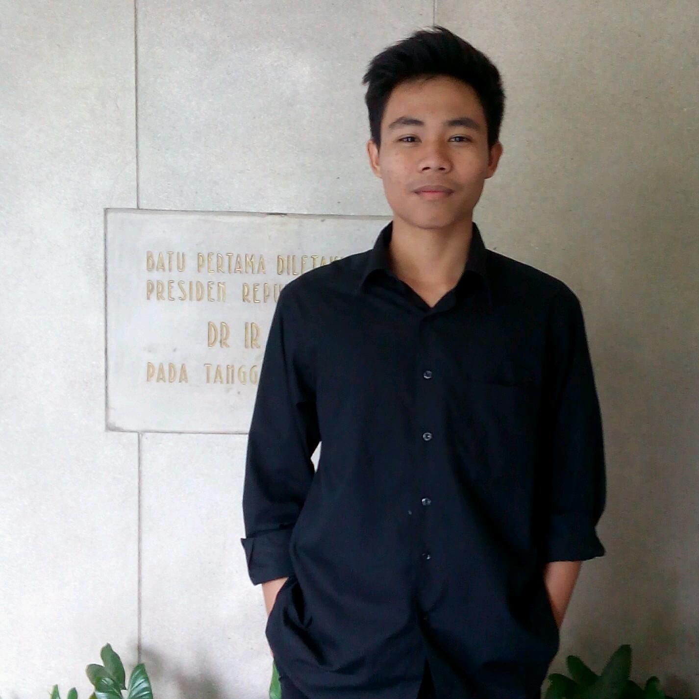 AdiPratama14's profile picture. Indah pada waktunya !!