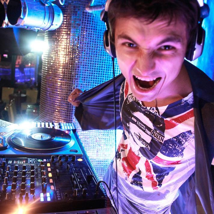 Диджей, прокатчик звука, руководитель проекта dj-free