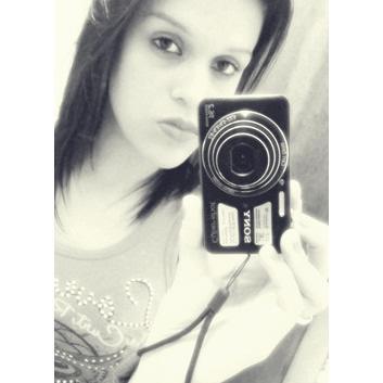 Vocês riem de mim por eu ser diferente, e eu rio de vocês por serem todos iguais*-*