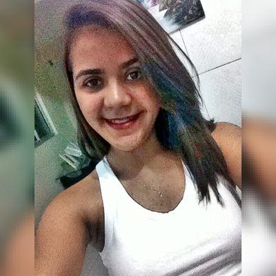 Com a cabeça erguida e mantendo a fé em Deus.  Paraiba| 17 anos, canceriana.| Insta: @ellysf.m
