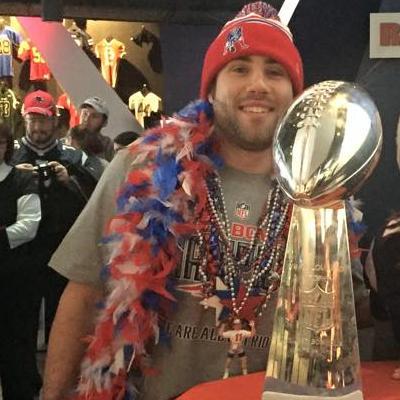 HotSportsTakes_'s profile picture. Can't get enough of Dunkin's Cold Brew. I host the hottest Patriots parties in my living room. Once had a bromance with John Stamos