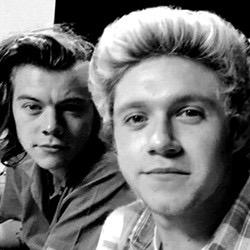 narrysmoons's profile picture. this is a free follow from @nocntrlforharry and @headbxnds