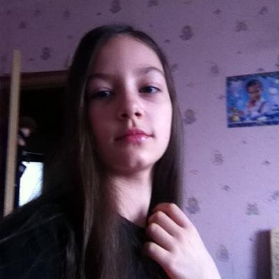 Всем привет! Меня зовут Daria Sky и мне 11 лет. Увлекаюсь музыкой и снимаю видео. у меня есть канал на ютубе. Ну и конечно я буду сюда выкладывать клевые твиты