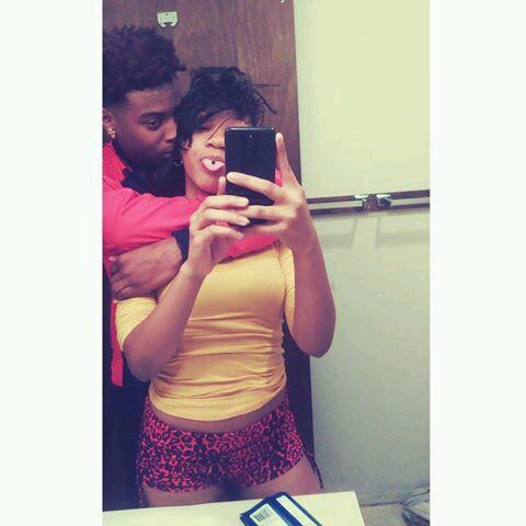 _YellaViolent's profile picture. I Only Hangs With A Few People✌