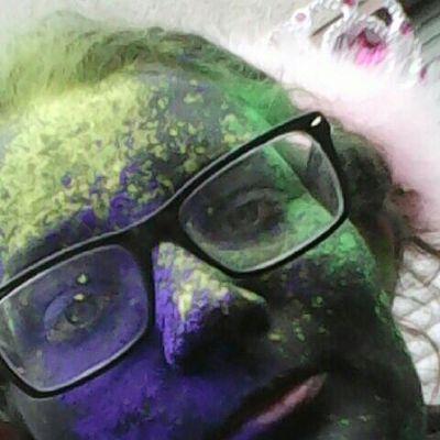 DegenLeonie's profile picture. jo