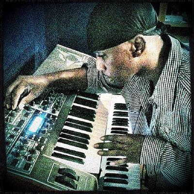 Artist/Producer for Karma Omega Ent!!!!!Need beats???Click on link now!!!!#letswerk #salute https://t.co/DH7fQtIpN0