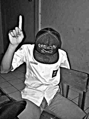 Pemberontak tetaplah Pemberontak ! (,')