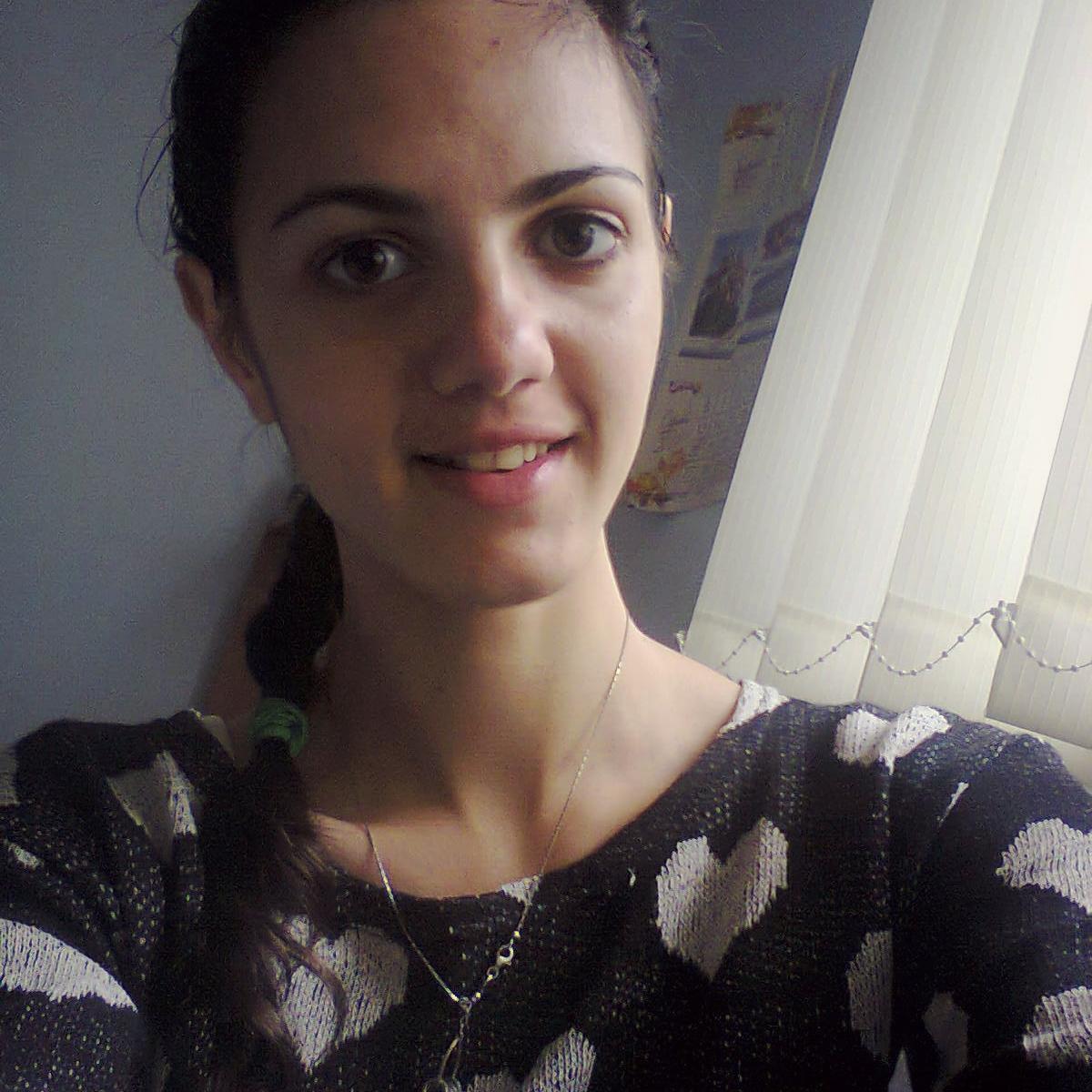 Hey! I'm Iulia  I`m a #Directioner , #5sosfamily:X. Follow me and I`ll follow you back !:)