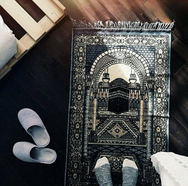 قد تموت و تبقى لك صدقة جاريه هي منجاتك ♡
هذا حساب صدقه لك مسلمين الاحياء منهم والاموات .. ويارب خفف ألم كل مريض وأشفي كل مريض ♡ ..