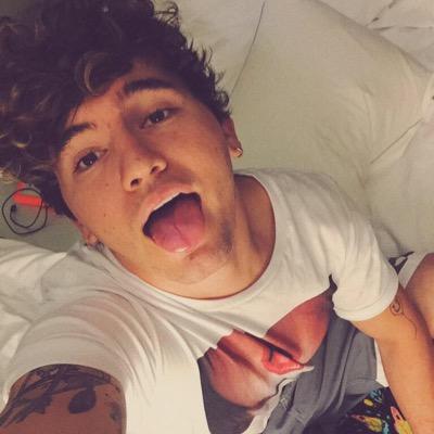 follow @radicxalma