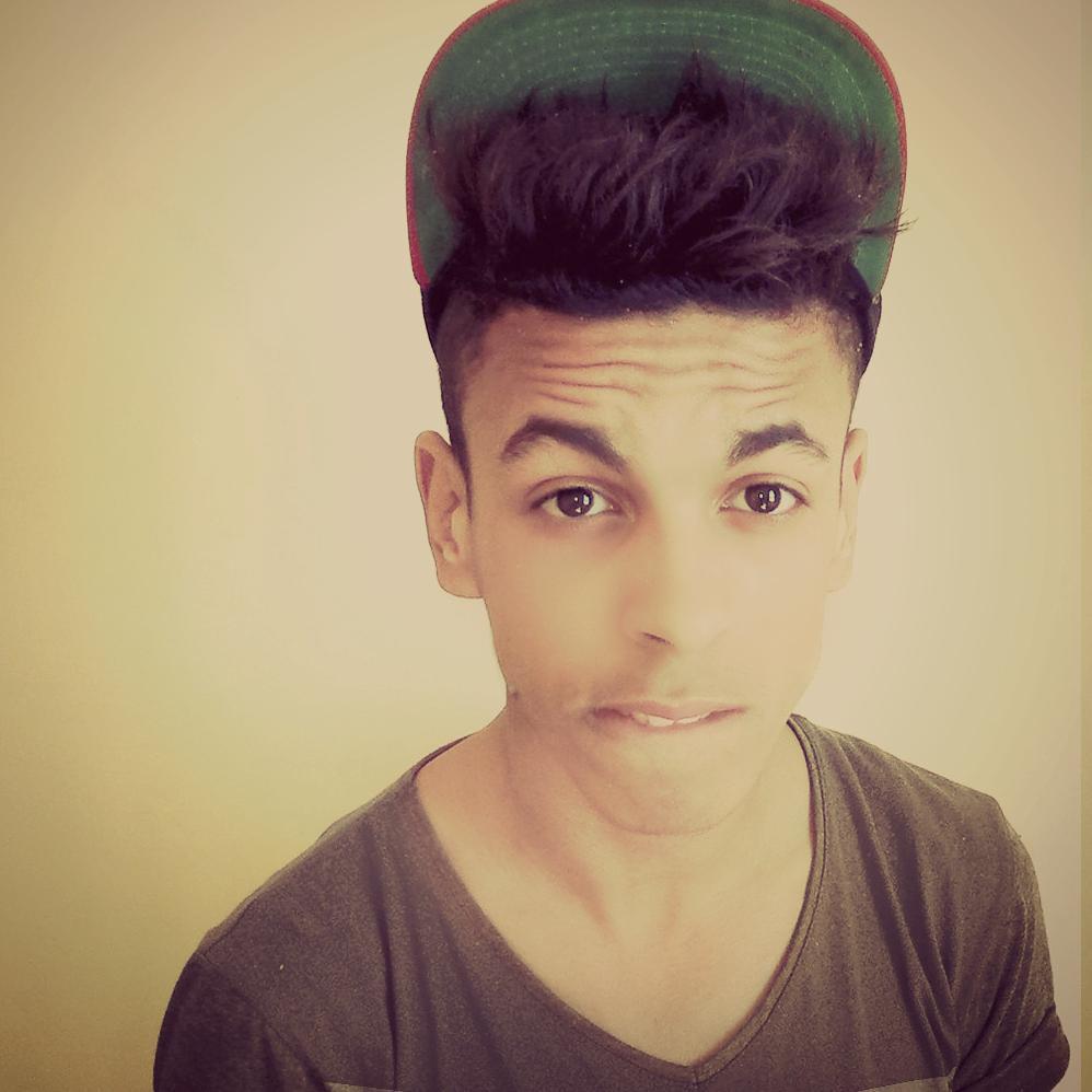 ve got a teenager 16 years My dream is to become famous ^^
So I promise !! I will Became the most famous singer and dance ;) 
Known to the Arab world ♥