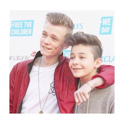 lil_einsteins_'s profile picture. we are Leos & Charlies little einsteins❤️. our goal is for bam to turn the button blue.