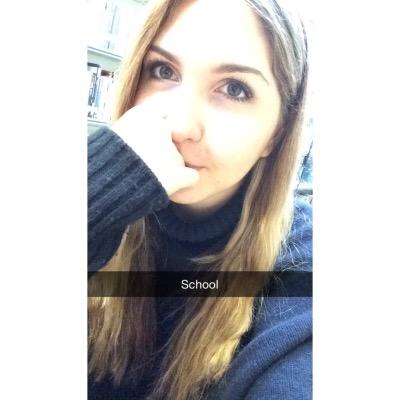Hello and Bonjour ♡ What's my name ? Alicia♡ From Paris To Belgium ♡