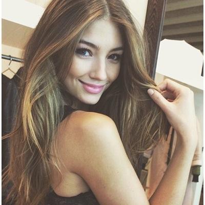 “Il giorno prima di andar via, avevamo scambiato la pelle e i respiri facendoci l’amore.” Brooklyn, 19, single.