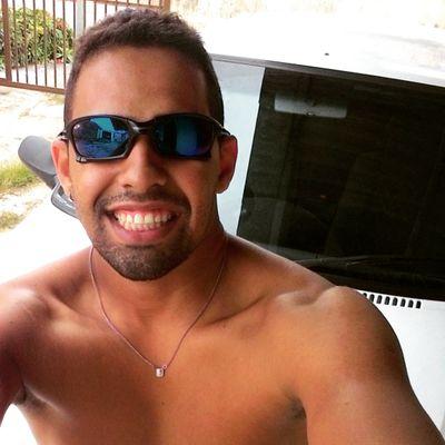 Deus permite os acontecimentos, mas é você que escreve sua história''