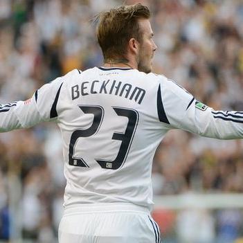 Gamer de nacimiento, jugador de Virtual Pro Fifa 15. Cuenta PSN Jr23Beckham También vicio al Destiny con mi cuenta personal.