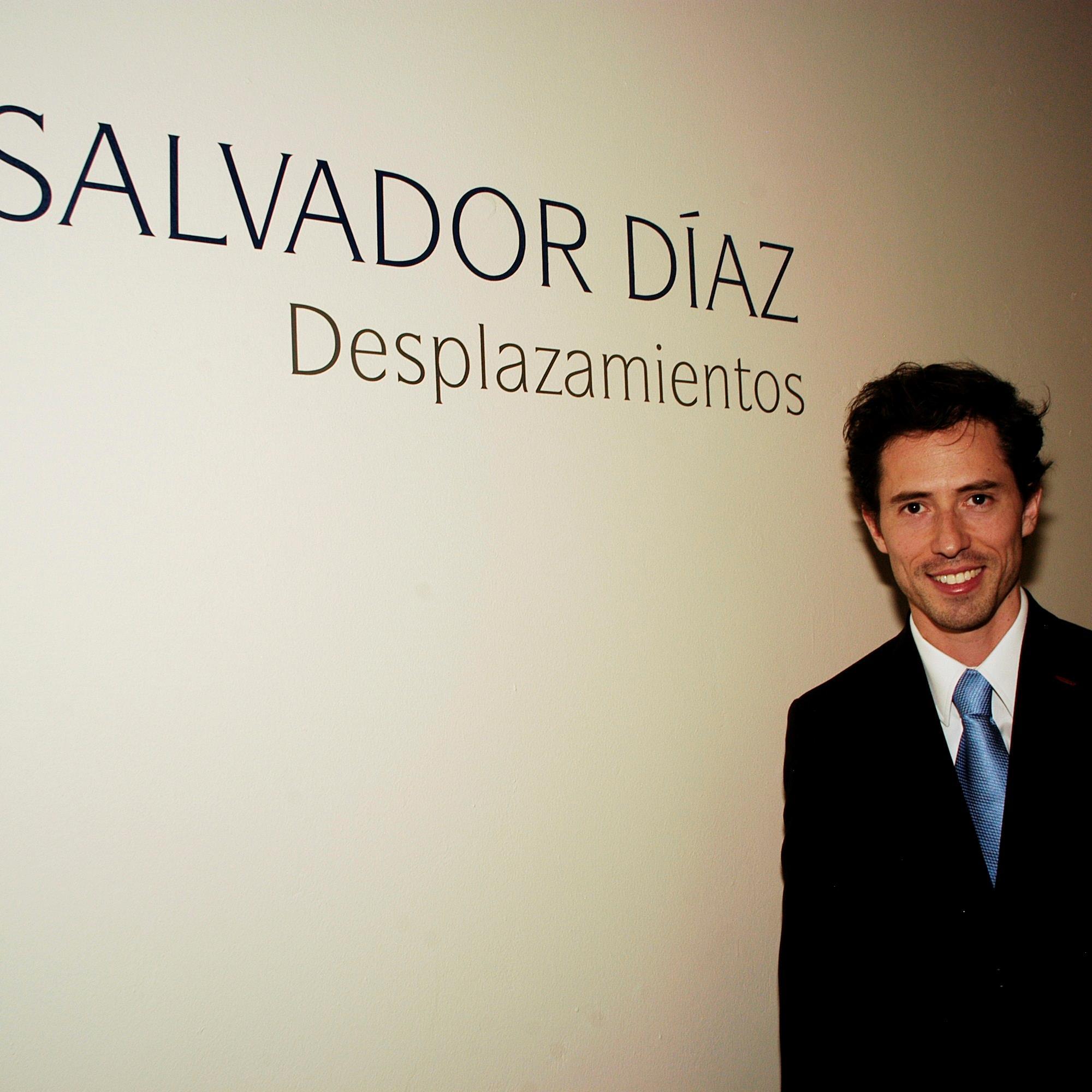 Visual Artist. Licenciado en Filosofía y Humanidades, Maestría en Artes UANL
