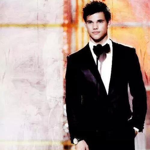Hi, I'm Jacob Black, I'm a werewolf, I'm from Quileutes Wolves. My mom died in a car accident and my dad is on a wheelchair. Embry and Laure are my brethren.