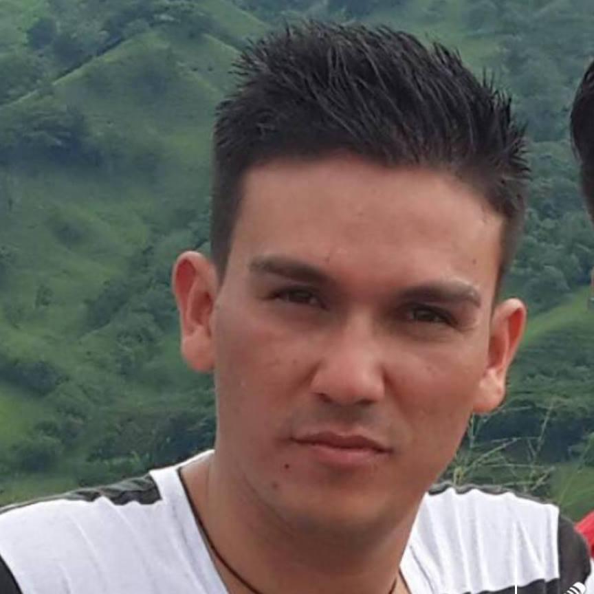 Estudiante de Derecho, Contador Público, Especialista en Impuestos, NIIF, trabajador, alegre; viajar, conocer nuevas personas, comidas y lugares mi pasión.