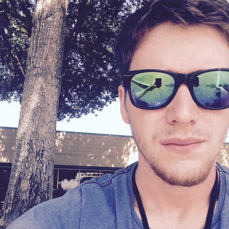 oneshotofaaron's profile picture. 