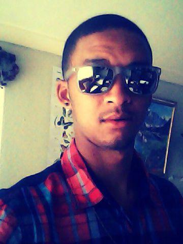 •Believer in myself,in GOD and in the Bible - Right now iam Starting at the bottom ! .•Big LIVERPOOL AND SHARK supporter