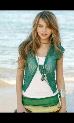 ElliePresnnot's profile picture. 16. Slytherin. P/A:lobo azul.Una Slytherin diferente/ Que las sonrisas no te engañen. Oclumancia. Quinto curso en @Hogwartssite {#Pottertty} A.O♦